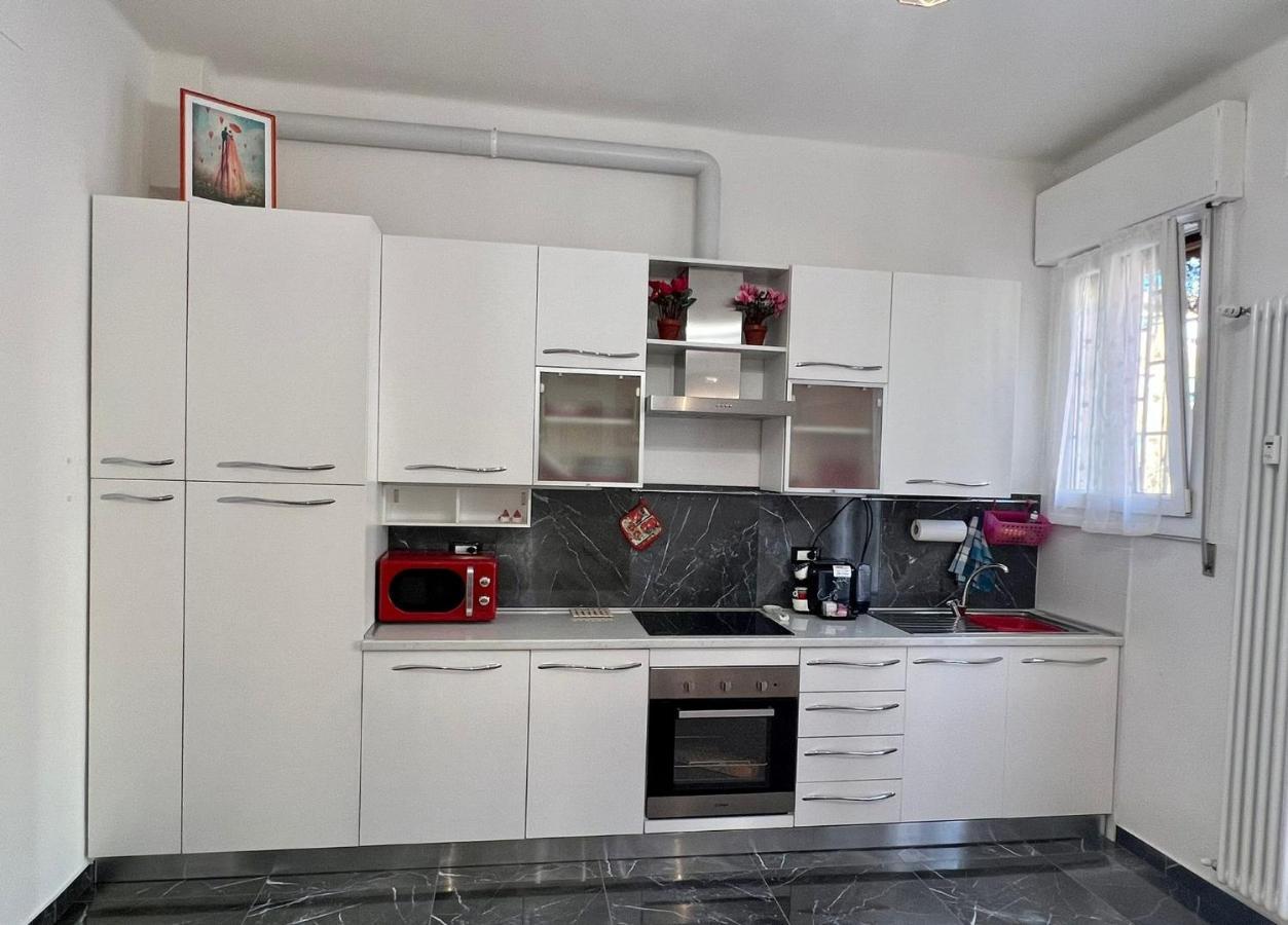 Dimora Sterlizia Zona Fiera S Donato Apartment Bologna Luaran gambar